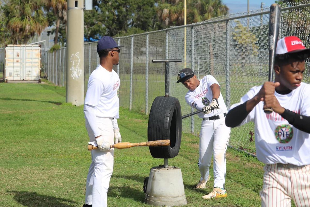 yp_mase's tweet image. Thank you @PROYOUTHinc for sharing knowledge with us today!

#PYF Christmas Camp