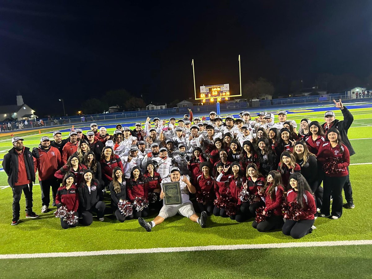 TysonPogue's tweet photo. Epic win for Matilda Torres High! 🎉 Congrats to our nephew Joseph Bass and the team for clinching the CIF Division IV Valley Championship with a 69-14 victory over Dos Palos. A big shout out to Dos Palos for their incredible sportsmanship. #FamilyPride #HighSchoolFootball https://t.co/Zf6KNTkbOJ
