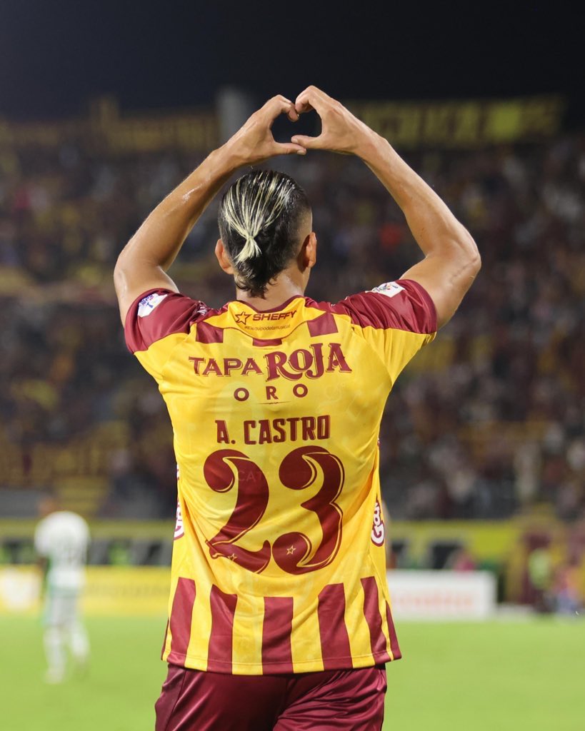 Linda noche en el Gabriel Camargo. Trabajamos con amor y pasión por los colores VINOTINTO y ORO 🫶🏽