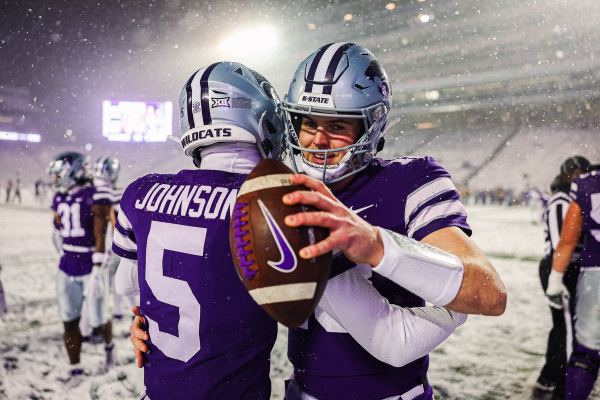 KStateFB's tweet photo. Chill in the air https://t.co/0l2L2ooVgj
