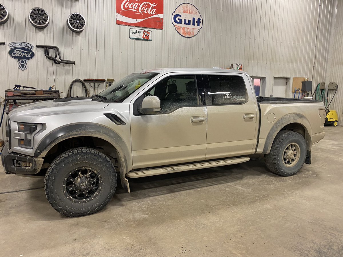 KuntzInc11's tweet photo. Just posting on how much this product amazes me, dryed on clay from our gravel roads, spray of TBolt then wash bottom up and rinse top down then a blast of Tre Pearl and perfect results 😎😎
#Thunderbolt
#trupearl https://t.co/Q8PPfGf1lF