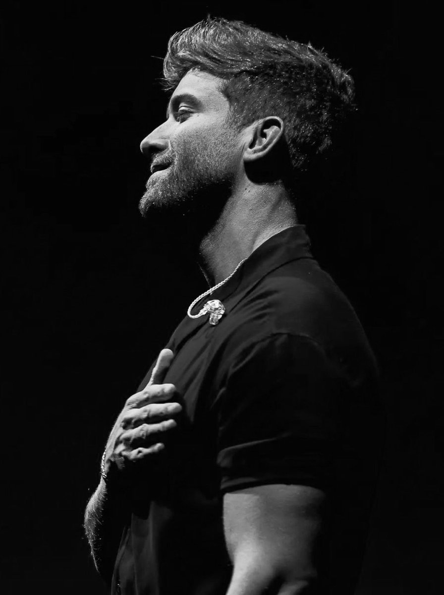 Maria06181060's tweet photo. La suerte de tener 
un ídolo como tú;
@pabloalboran 🦸🏼‍♂️💜 https://t.co/WRBOxUVi4z
