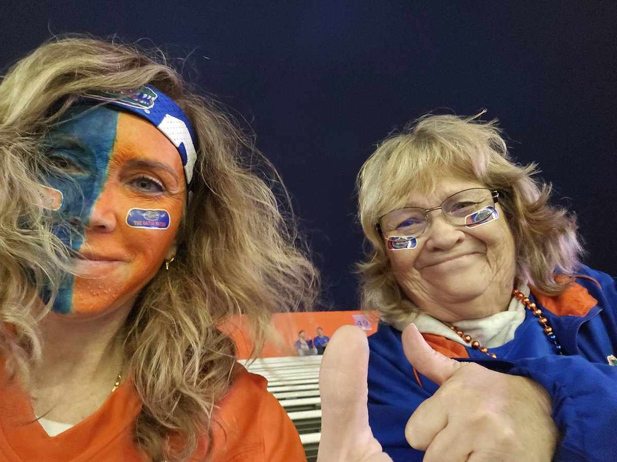 Abbyroadd's tweet photo. #wewontbackdown #onlyintheswamp #GoGators #BeatFSU 

💙🧡🐊 https://t.co/nqglTf1DzG