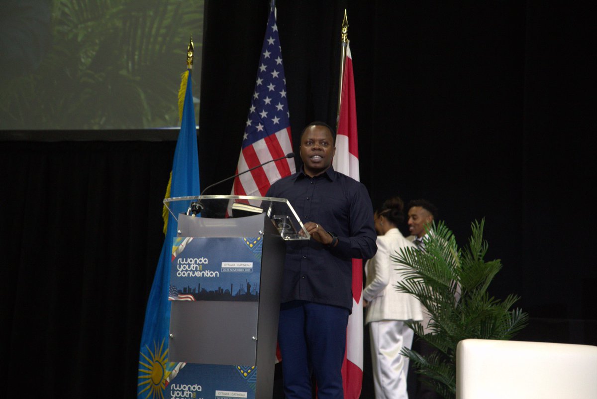RwandaYouthArts's tweet photo. Hon. @jnabdallah yongeye kwibutsa urubyiruko amahitamo atatu yafashwe na Leta kugirango u Rwanda rutere imbere, ariyo: Kuba umwe, Gutekereza byagutse (Thinking big), Kubazwa inshingano (accountability). #IRYD2Inspire https://t.co/cfqLC7xzdD