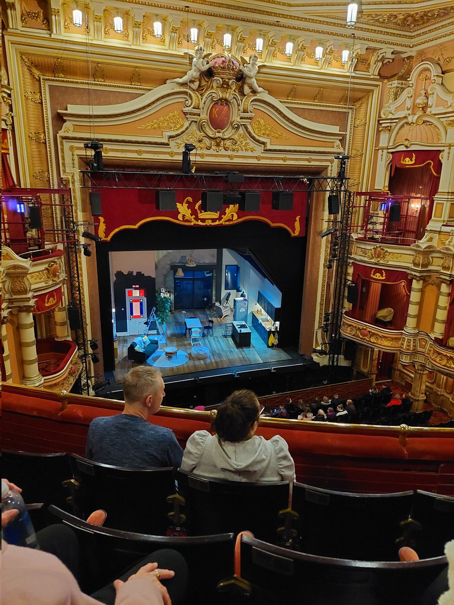 StrathSuzy's tweet photo. Amazing night at the Kings, Glasgow! Absolutely full house! Really looking forward to Uncanny at the Queen's Hall Edinburgh tomorrow night. Full on spooky theatre weekend 😀🥰 https://t.co/ZxcxBv41sx