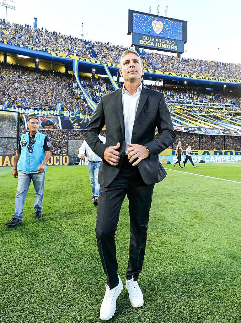 RIQUELMEARDO's tweet photo. Es indescriptible el amor que tengo por este tipo y es por eso que ni en pedo quisiera que dirija a Boca. Nose que piensan ustedes https://t.co/Y8LNXxRJLu