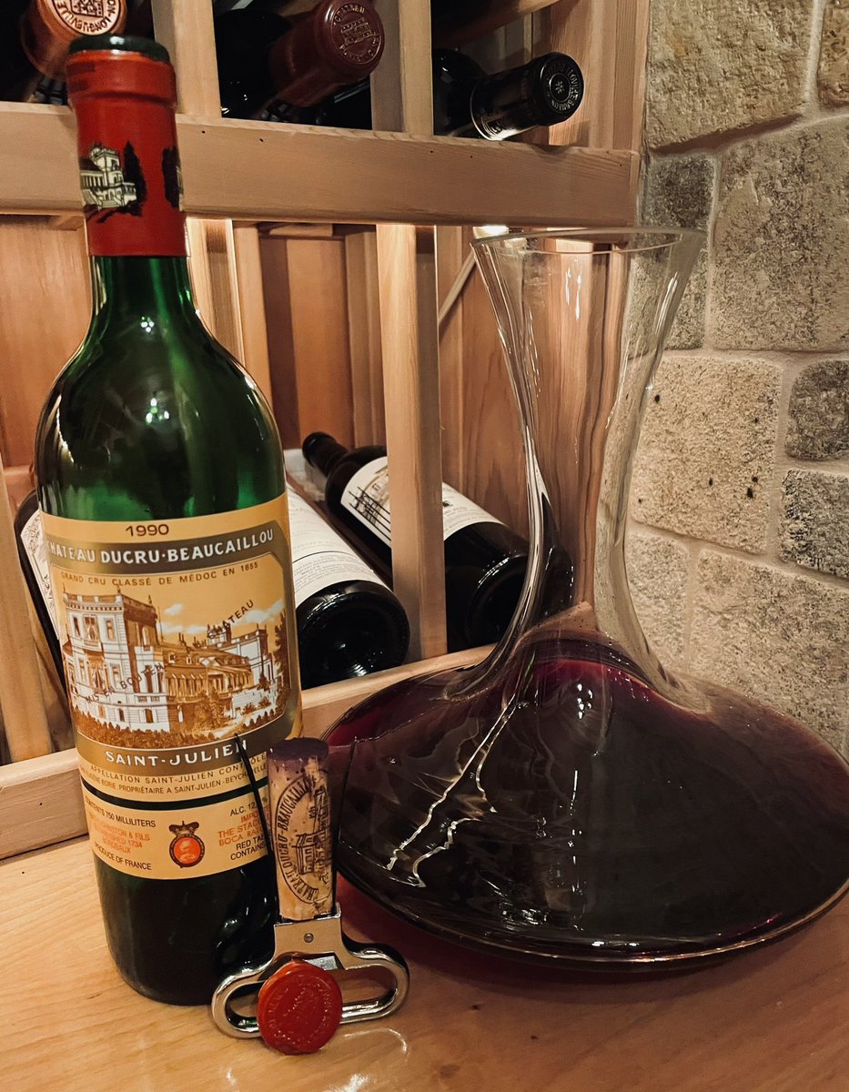With the family now all gone, how better to finally relax than with this 1990 Chateau #DucruBeaucaillou and celebrate what has been a great Holiday weekend. #Bordeaux #SaintJulien #Wine