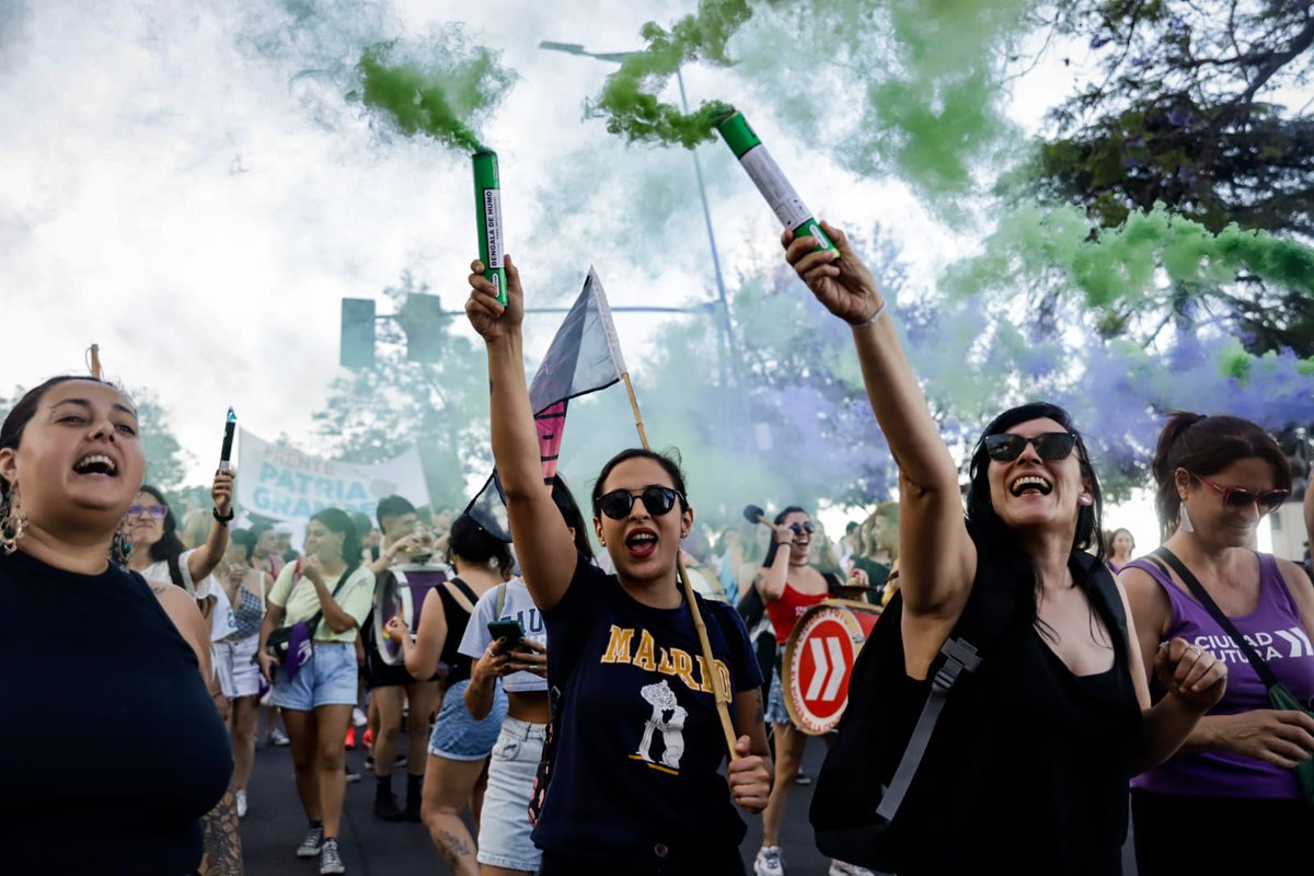Furia_Fem's tweet photo. Ni un paso atrás!

Otro #25N en las calles de #Rosario.

Unidas y organizadas para defender cada derecho conquistado ✊🏾💜 https://t.co/UVy7AiDvyB