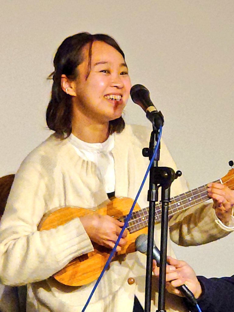 NGuser_'s tweet image. 予定していなかったのですが
電話してみると
 なんとかなるということで
チキン南蛮 推しかと思われる
#モグラと夕陽 さんへ
もっか エビフライ ブームの為
たこの唐揚げ とともに…
店長さんのライブに
ゲスト #asage さん
客で来た #ゆきこ さん の歌声も聞けました
#モグライブ 
#京都市山科