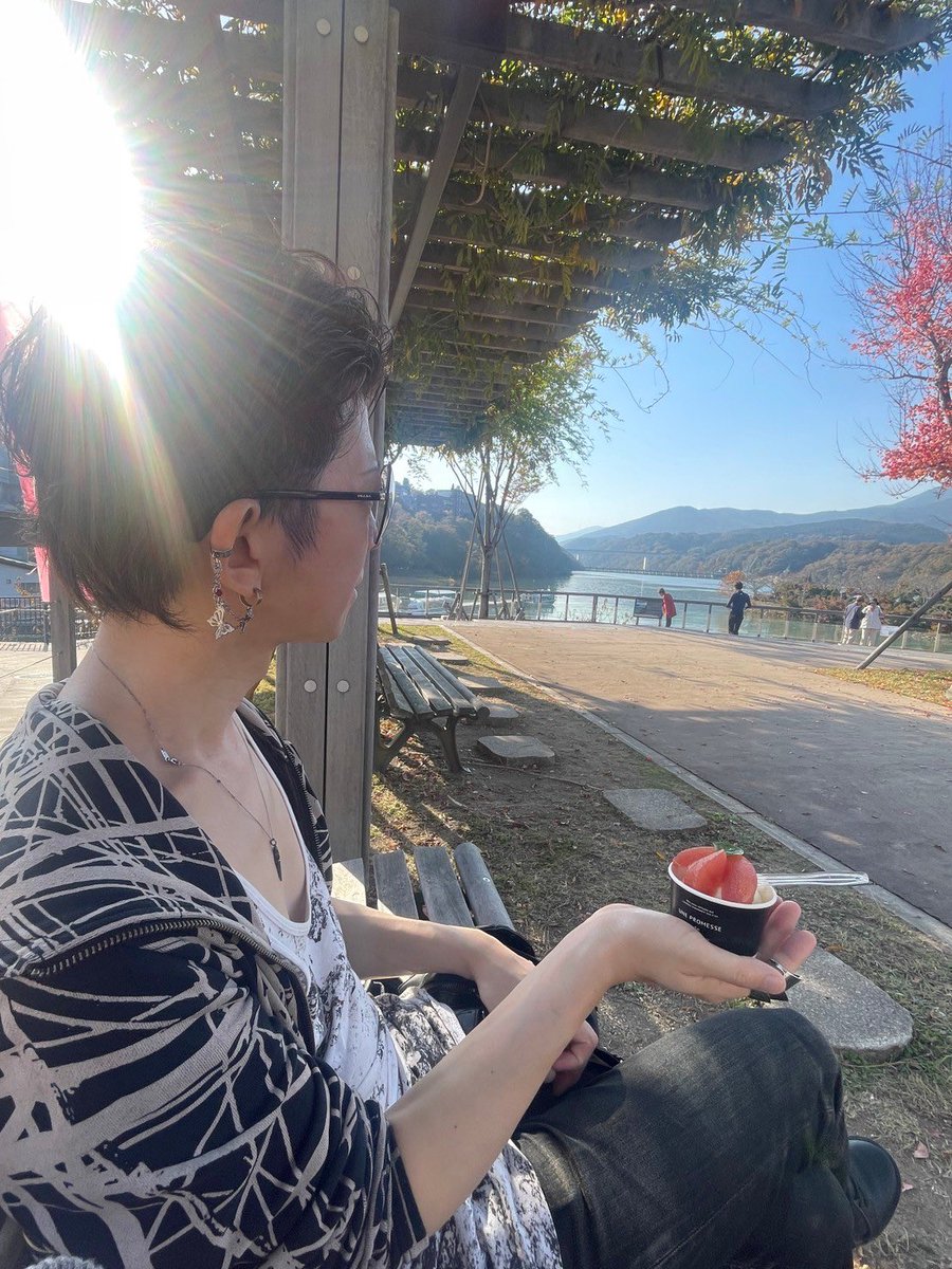 Rusty_Addict's tweet photo. 手乗りんご

Shining over an Apple

#りんご
#apple
#shiningapple https://t.co/vtGl2NAQzl