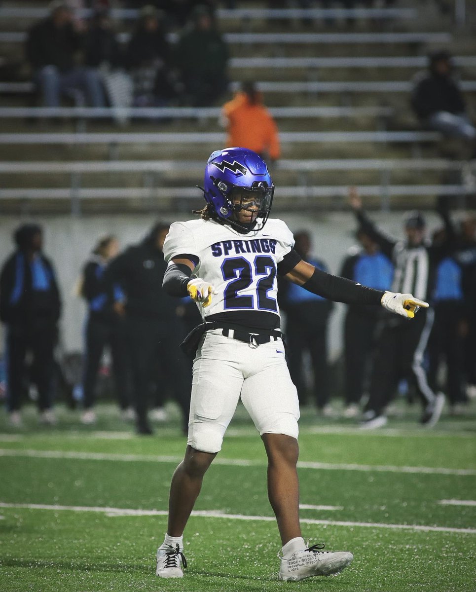 Zparish4's tweet photo. Junior Season Highlights 
90 - total tackles 
45 - solo
36 - assists
3 - tackle for loss 
4 - tackle for loss assists
2 - sack
5 - qb pressure
2 - qb hits
2 - pass break ups
#HCville 
hudl link ⬇️
https://t.co/LOPa6y3nlq https://t.co/pu0lJtvusS