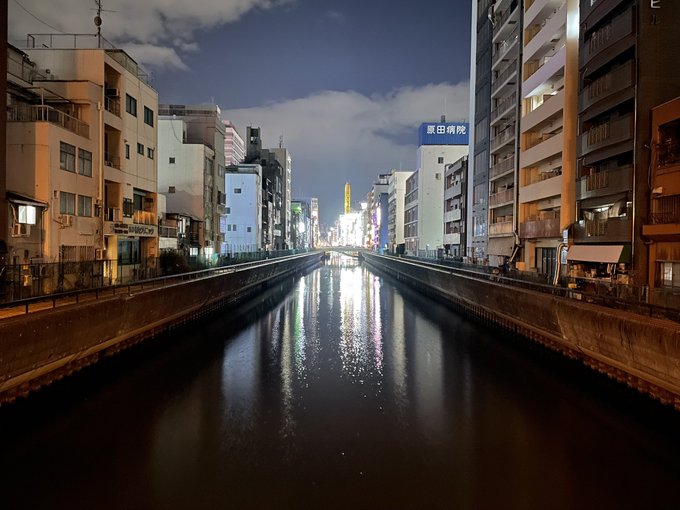 ノーマル、フラッシュ、ナイトモード 同じ場所でもこんなに違って面白い https://t.co/koZrWIrXBZ