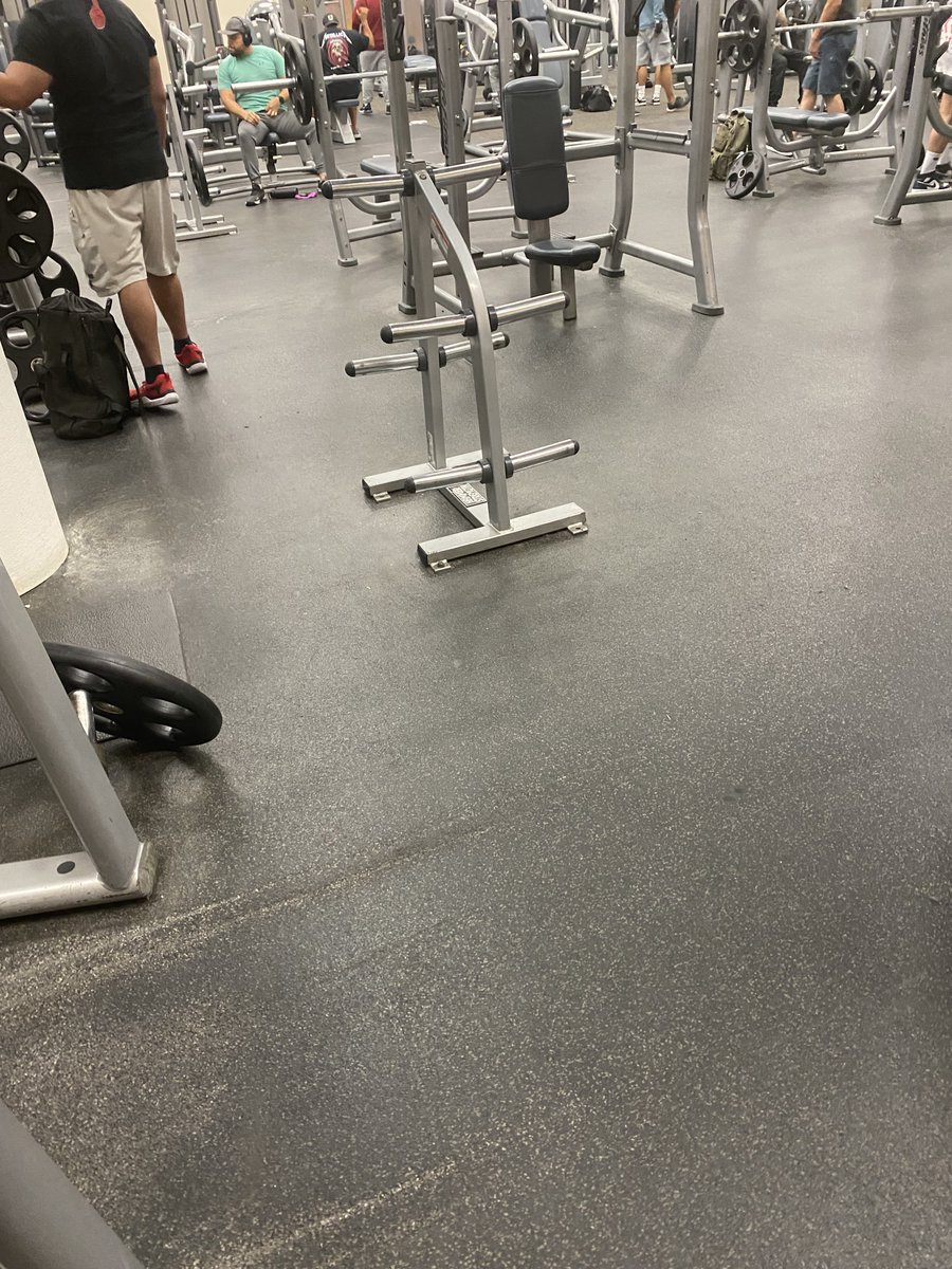 <a href="/LAFitness/">LA Fitness</a>  Hi, I went to one of your gyms in Montebello, CA. Never seen a gym that badly run from an operational standpoint. Im sure the staff is nice. but they have checked out in some areas like. 

(Lack of Plates)