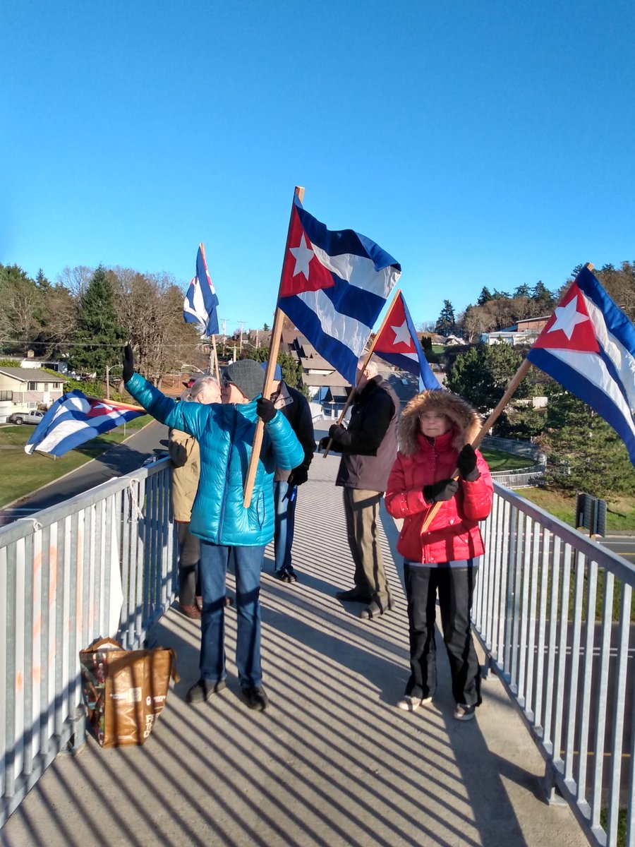 carantosan's tweet photo. This weekend will be another time of actions and caravans in support of the Cuban Revolution. Today in #Victoria, #Canada, neither the wind nor the cold prevented voices from joining together vs the #US blockade of #Cuba. #NoMoreBlockade #CubaIsNotAlone https://t.co/Qc7Fm0Bekr