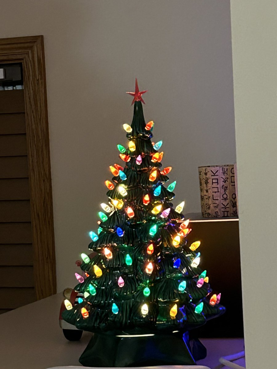 NOW it feels like Christmas. The “Italian” Christmas tree is up. This one belonged to my wife’s grandma. #tradition #OPLive #OPNation @ReelzChannel @OfficialOPLive