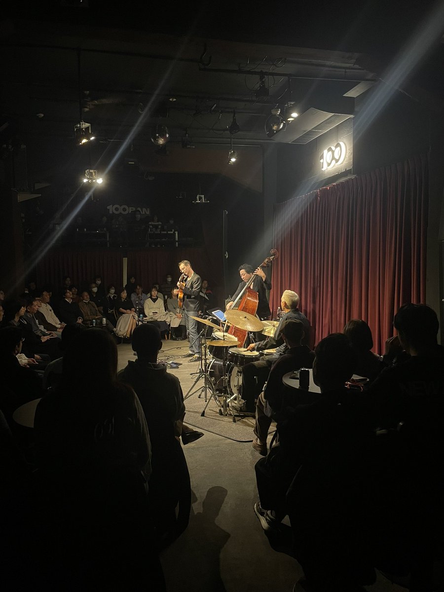 100banKobe's tweet photo. Thank you so much!
#jessevanruller #satsukikusui #sebastiaankaptein
@100banKobe https://t.co/VrziUpRWoh