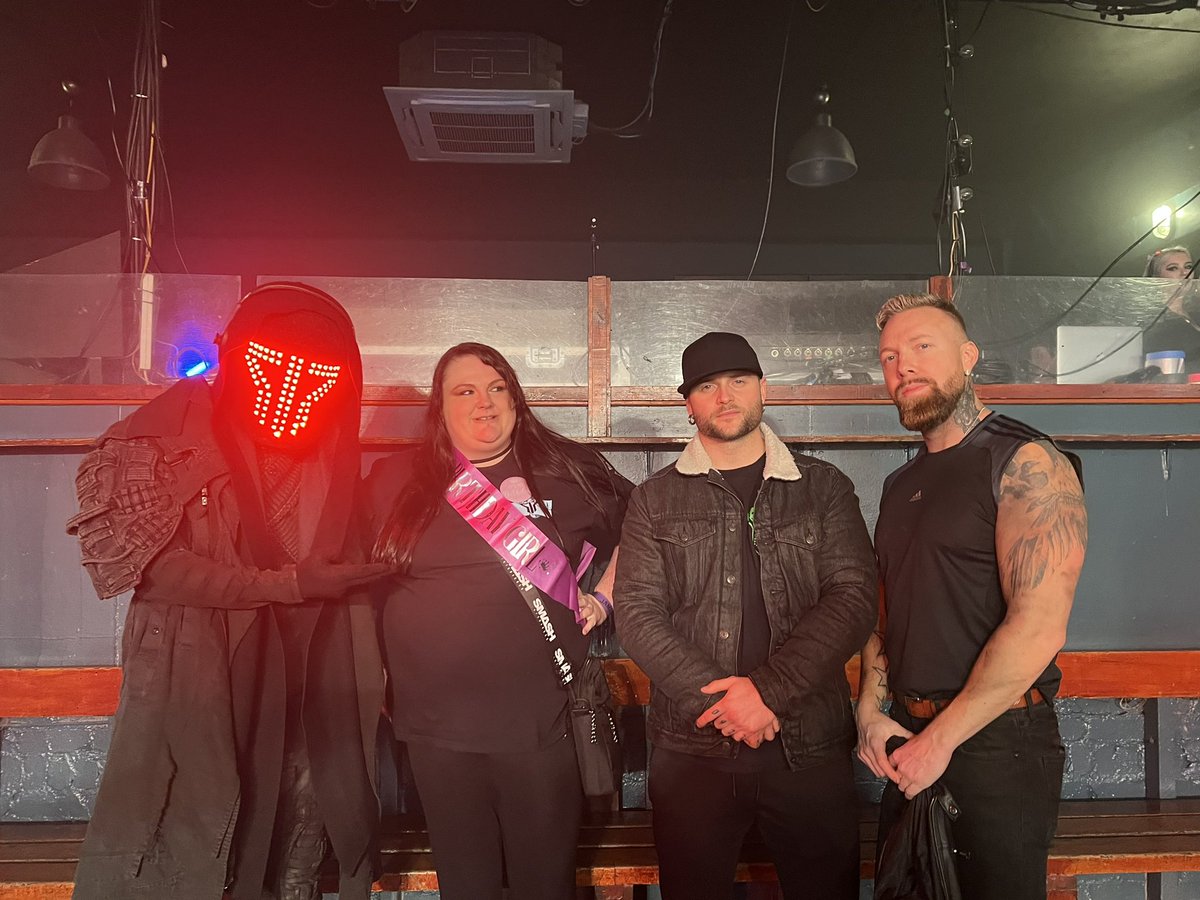 Well a way to end my birthday seeing my favourite band  <a href="/smashintopieces/">SMASH INTO PIECES</a> thank you for a great night back at the hotel now an ready to crash im so dam tired an shout to guy in the merch area for getting the band to sign my birthday sash 🥰🥰