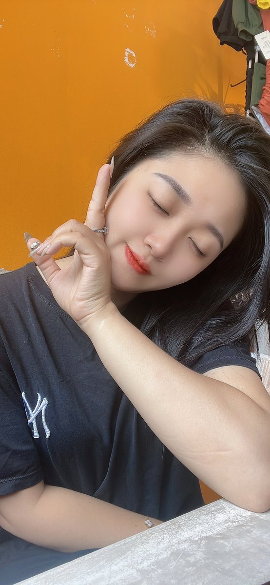 Năm nay làm ăn thế nào có đỡ k con.
- dạ, đỡ ạ? Cũng phải 2-3 ng mới đỡ được con. 
Chúc cả nhà ngày mới tốt lành. Hãy nâng đỡ người e gái này với ak.