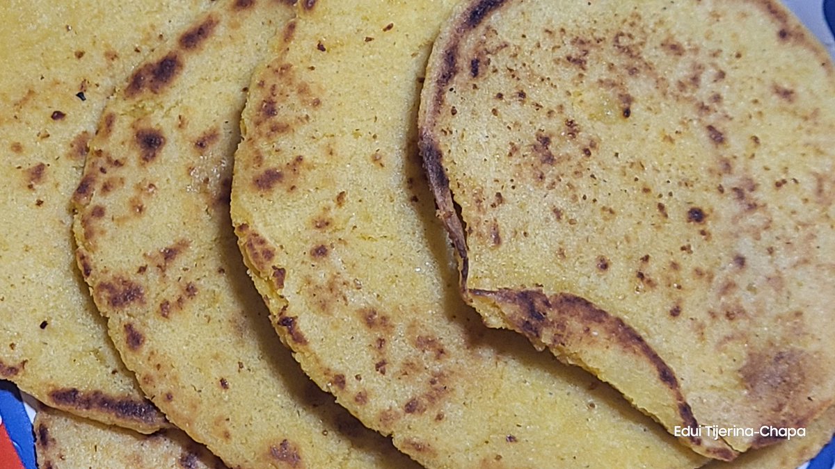 EduiTijerina's tweet image. #Arepas, #pandebono, #huevito, #chorizo, #queso y #chocolate...
#Almuerzo en #familia, 100% #colombiano...!!