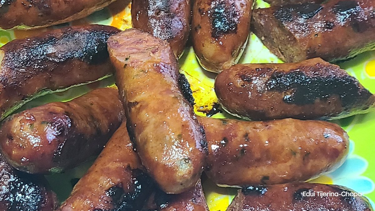 EduiTijerina's tweet image. #Arepas, #pandebono, #huevito, #chorizo, #queso y #chocolate...
#Almuerzo en #familia, 100% #colombiano...!!