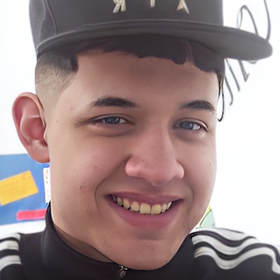 Matías Calvo tiene 16 años, desapareció el 15/11 en Valentín Alsina, Lanús, provincia de Buenos Aires. Se hizo la denuncia. Por favor compartir, y si lo ven avisar #URGENTE a la policía local, o al ☎️911  

#ValentinAlsina #Lanus #BuenosAires