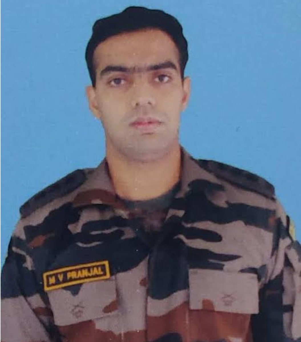 _B_S_V_'s tweet image. Captain M V Pranjal (28) 

We are grateful for the SUPREME sacrifice for the nation.

My salutations and respect 🙏🏻🇮🇳

Jai Hind.

#MVPranjal Sir