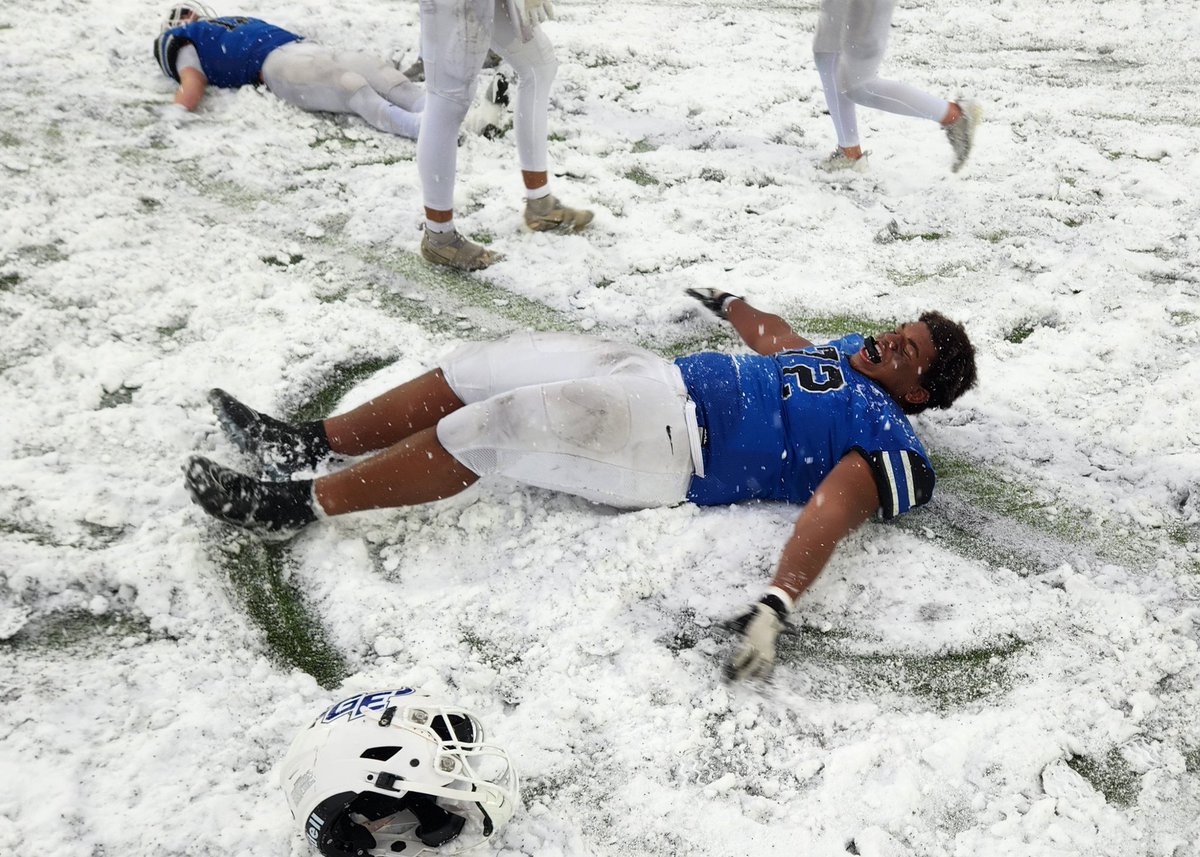 "You win with people!" as <a href="/CoachJesseOwen/">Jesse Owen</a> often tells me. So true! He is one of MANY <a href="/GEHSBlazers/">Gardner Edgerton High School</a> staff members who makes our students winners! A great time to be a Blazer!
#statechamps #leGEndary
<a href="/GETrailblazerFB/">Gardner Edgerton Football</a> 
<a href="/GEHSAthletics/">Gardner Edgerton Trailblazer Athletics</a> 
<a href="/GEHS_band/">GEHS Band</a> 
<a href="/Blazerettes_GE/">Blazerettes Dance Team</a> 
<a href="/gehsblazercheer/">GEHS Cheer</a>