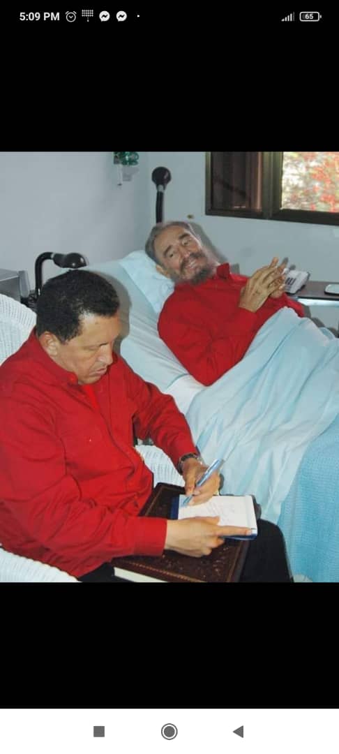 "Mientras haya un socialista de pie [...] Fidel estará entre nosotros y para siempre. #FidelPorSiempre #CubaPorLaVida <a href="/cubacooperaven/">Brigada Médica Cubana en Venezuela</a> <a href="/MINSAPCuba/">Ministerio de Salud Pública de Cuba</a> <a href="/japortalmiranda/">José Angel Portal Miranda</a> <a href="/CdiLimon/">CDI el Limon</a> <a href="/DcMedica/">Misión Médica Cubana en el Distrito Capital</a>