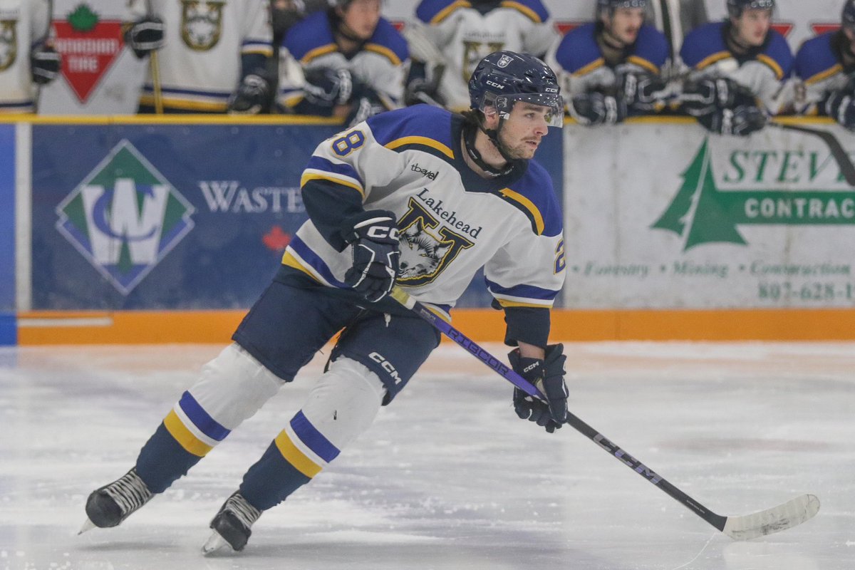 Another first OUA goal!

Ed McNeill out of the penalty box and onto the scoresheet 🚨 

#HearTheHowl