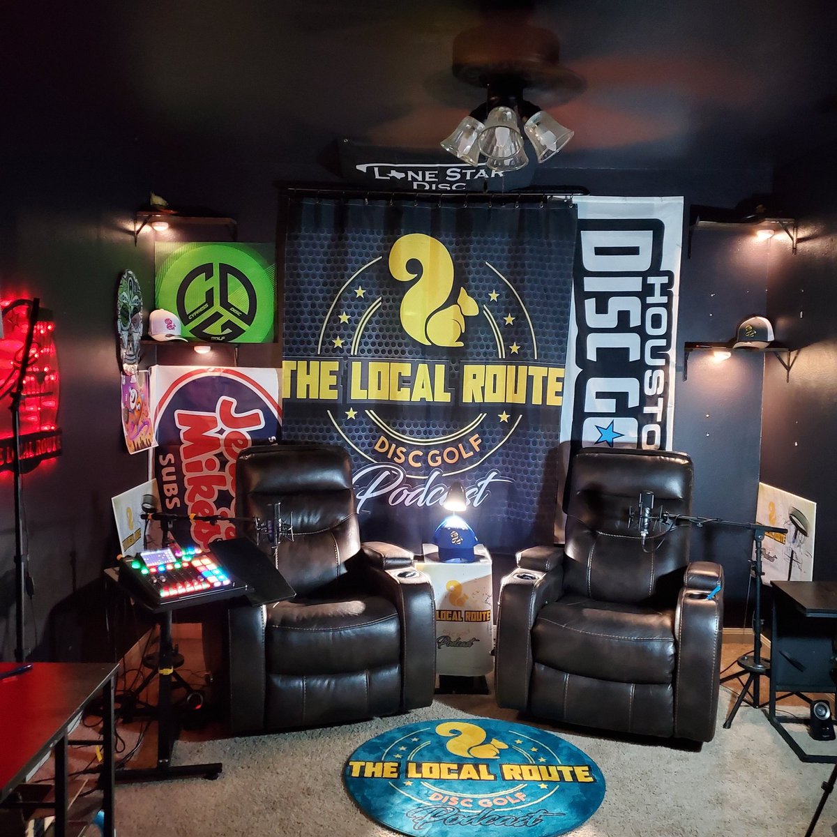 JamesHowes4's tweet image. Please subscribe to our new YouTube channel so we can start going live on there at The Local Route Disc Golf Podcast.. Your support is very appreciated..
Hit that subscribe button and LETS GOO!!