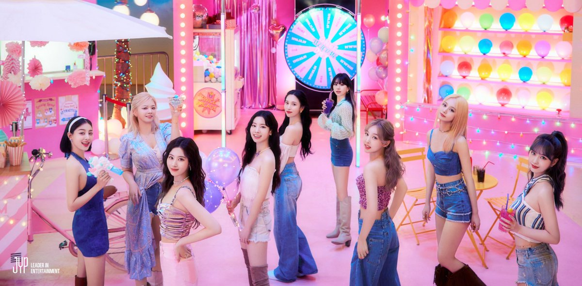 TWICE PUBLI tweet media