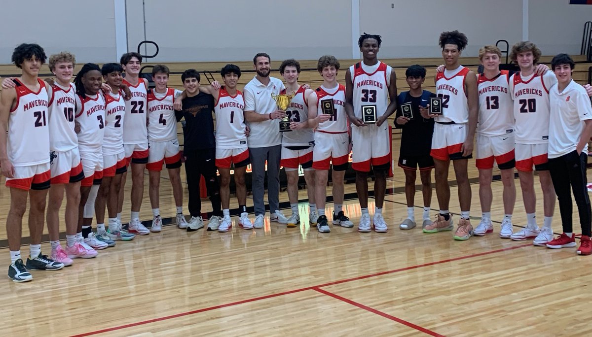 stjohnsmavs's tweet photo. Champions! Mavs beat Second Baptist 64-60 to win the first annual Frank Liu, Jr. Classic! #GoMavs https://t.co/WujOvkBF6O
