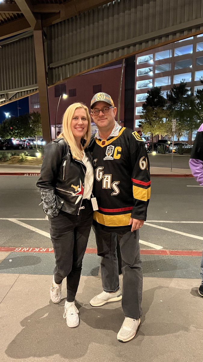 WeKnowLasVegas's tweet photo. #goldenage #vegasborn #goknightsgo ⁦@GoldenKnights⁩ https://t.co/mQvr8cnZBi