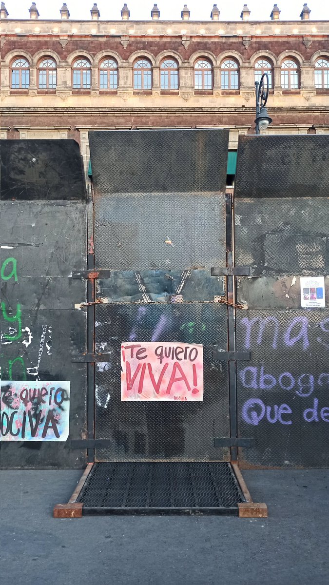 AliciaMendozagg's tweet photo. ¡Vivas nos queremos!
¡Justicia para todas!
¡Basta de criminalizar la protesta feminista!
¡Contra el genocidio y por la libertad de Palestina!
¡Por un mundo sin opresión, sin explotación, sin violencia, la lucha feminista camina!
Coordinación 8M #25N 2023 CDMX https://t.co/3n9Dx41Yi1