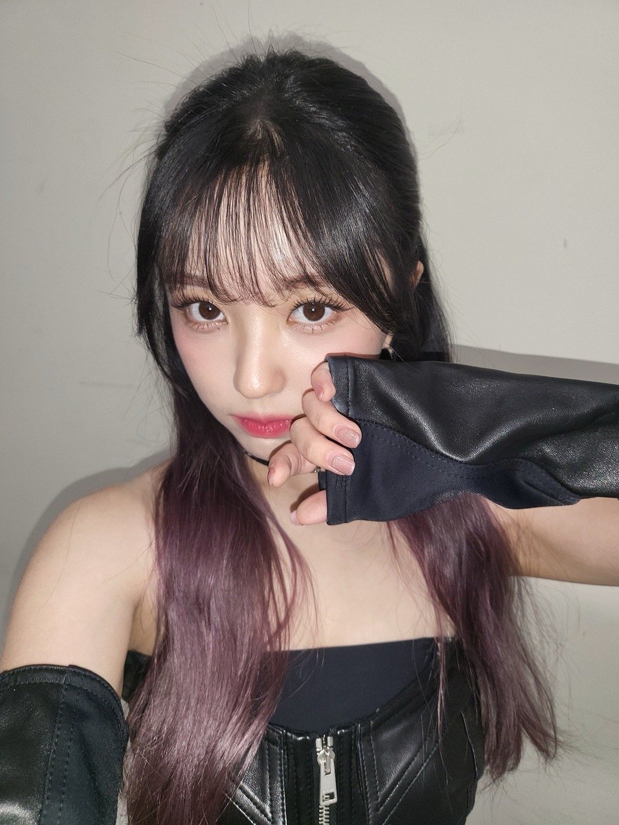 bbobbomangYS's tweet photo. 강예서 필승 손톱 자랑 셀카 😎 https://t.co/NSHdsx3ZLj