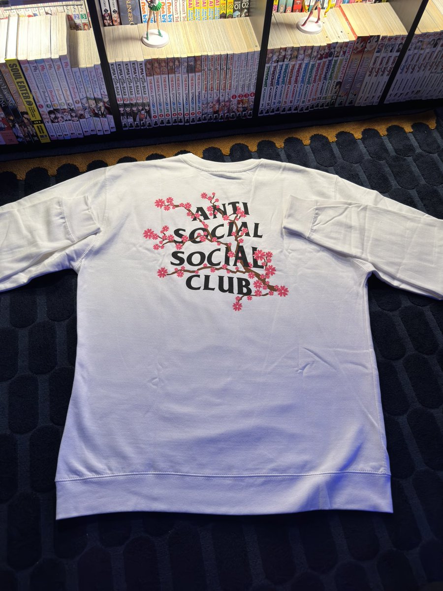 off_______miles's tweet image. 4 years late but we move 🫡