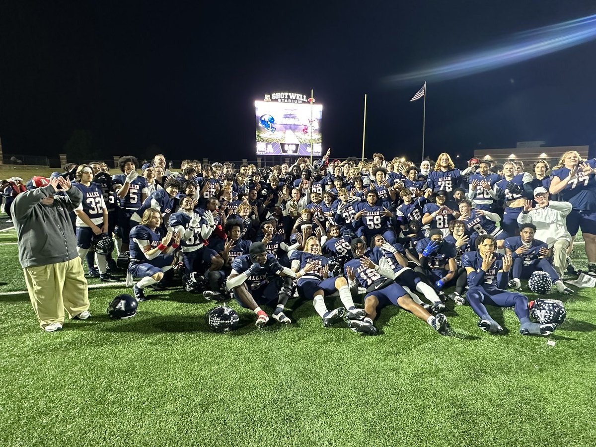 alleneaglesfb's tweet image. ROUND 4‼️

Thank you to our community &amp;amp; @AllenBand for your support and energy. We can’t thank you enough!!

#BTB | #DLTEGH