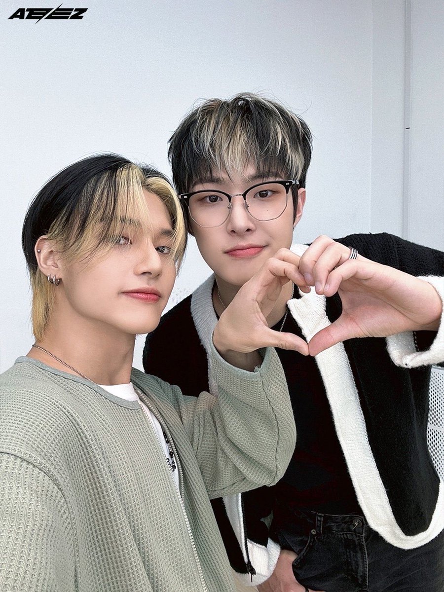 daily mingi selca! tweet media