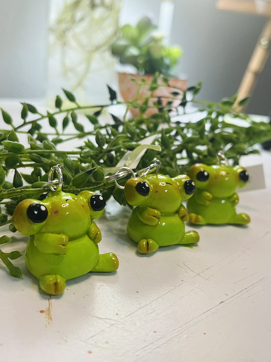Veronca_Rivera's tweet photo. Frog clay keychain 🤍✨ https://t.co/dorxksuiV8 #art #artist #claykeychains #frog #fyp https://t.co/OseSG4HRIi