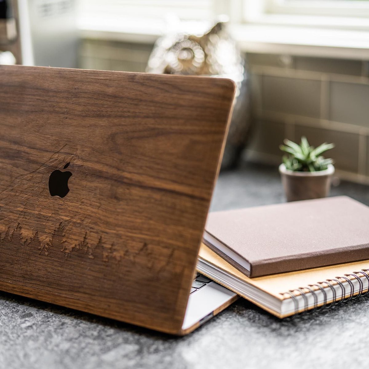 Toastmade's tweet photo. You have until midnight on Monday to go big, on us. 20% off our entire website!
#customcoveroftheday #custommade #Macbook #macbookcover #apple #applemacbook #macbookpro #laptopcase #laptopcover #macbookproretina #realwood #woodworking #laserengraving #custom #toastmade #tablet https://t.co/8481AcV1Iv