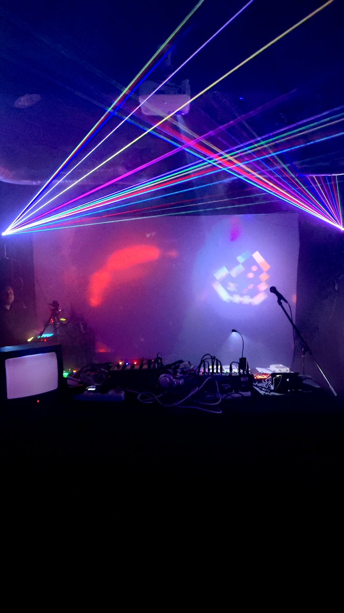 already a week ago, the awesome RETRO PARTY at <a href="/Klanggeruest/">Klanggerüst</a> e.V.

this was so much fun. ❤️👾🕺
thx to the Klanggerüst-crew and my fellows on stage <a href="/irq777/">irq7 (https://mastodon.social/@irq7)</a> , <a href="/gw3m/">gwEm</a> , <a href="/triac_8bit/">TRIAC | Gameboytechno</a> , <a href="/Klirre8bit/">𝔎𝔩𝔦𝔯𝔯𝔢</a> and <a href="/havocCcmusic/">havocCc</a>.

grz mE…