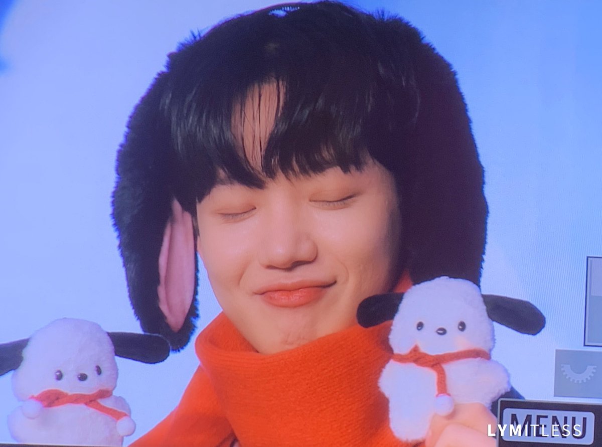 _lymitless's tweet image. 231126 강아지야 수고해떠염 🐶🐾 #임영민 #영민 #イムヨンミン #ヨンミン #LIMYOUNGMIN #YOUNGMIN