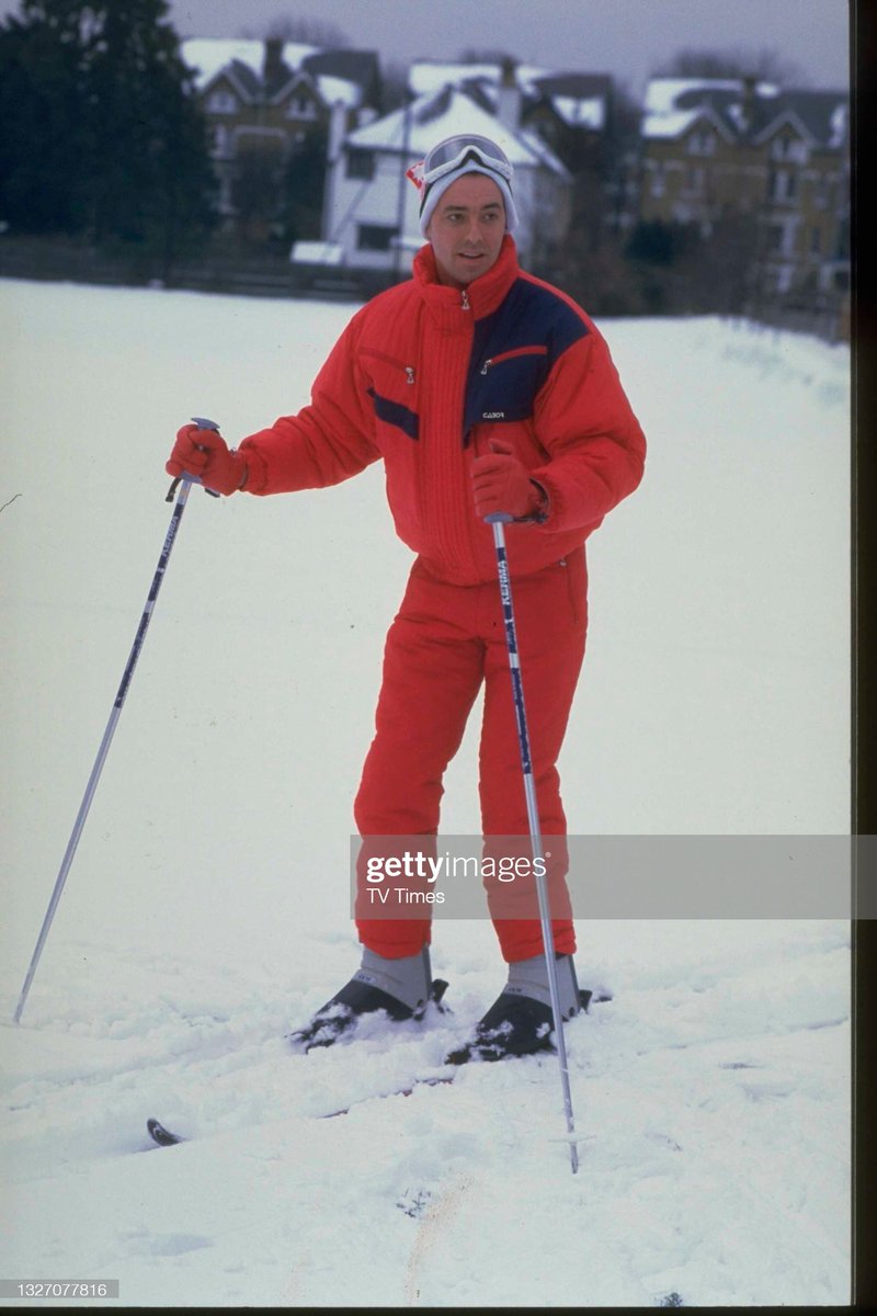 TeamBarrymore's tweet photo. Anyone had any snow yet? ⛄️
#MichaelBarrymore #TeamBarrymore #ITV #Alwight #BringBackBarrymore #Snow #Autumn #Winter #November 
Photo Credit - Getty Images - TV Times https://t.co/tuitw2KN3S