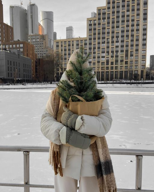 etherealdior's tweet photo. less than a month until christmas! https://t.co/5DmRVMrjKH
