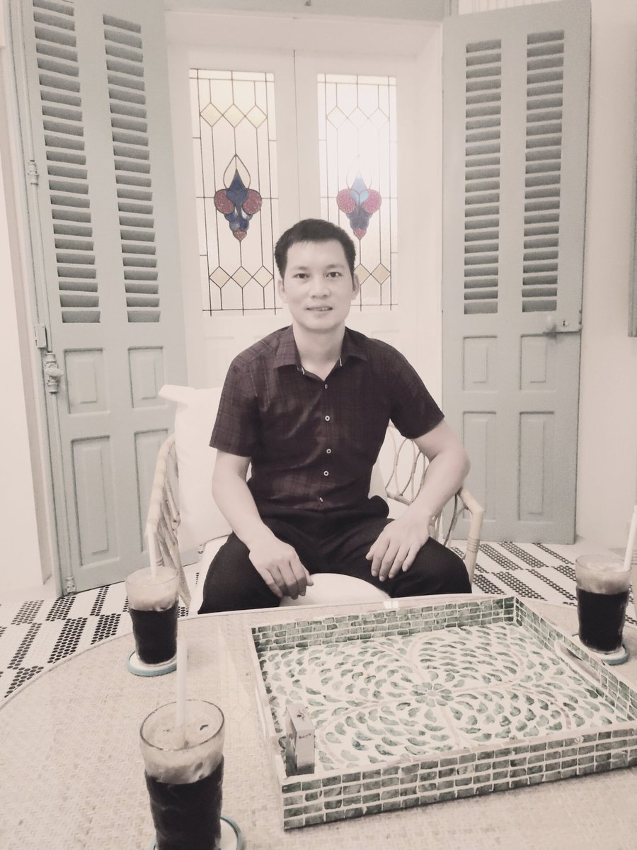 Cuộc sống là khi chúng ta chấp nhận cả việc không may mắn . mọi thứ chỉ 50/50
