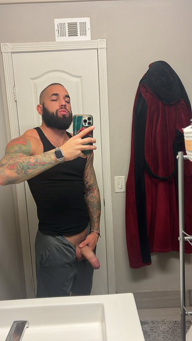 wyd with all this meat?? https://t.co/lBh6IT2JXv