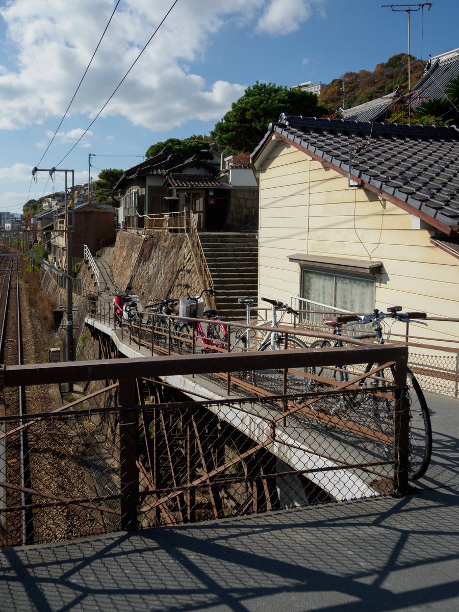 billyapartkey's tweet image. 甥、姪夫妻と
1年ぶりの #尾道
古民家の古着屋さん  #tastemaker
坂道のちっちゃなパン屋さん
#ネコノテパン工場 
妄想で神宮寺君とデート出来るまち 笑笑
#Number_i
#神宮寺勇太