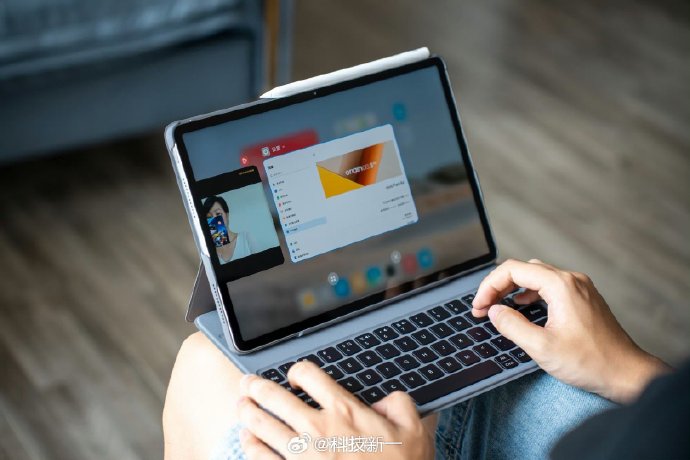Tech__niverse's tweet photo. iPad Air  😭 Vivo Pad Air https://t.co/l8hZxHCST6