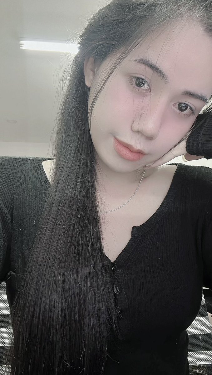 MinMin2k2's tweet photo. Mng biết chỉ em Min với ạ ❤️❤️ Em Min trả lương 100$-200$ tuỳ theo clip dài hay ngắn nhé !! https://t.co/sglC0gSv8x