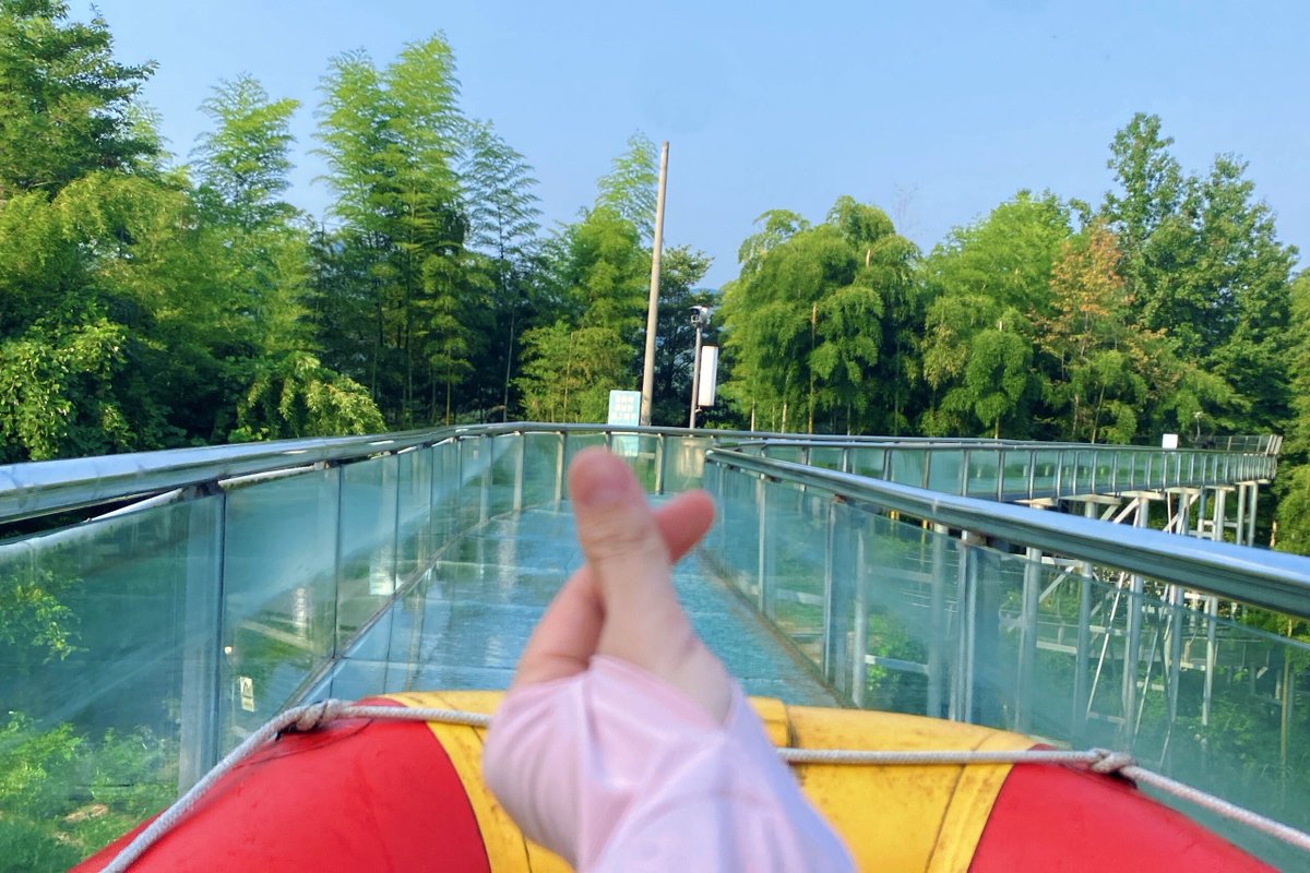 周末没人要约姐出去耍吗？没有我自己去了